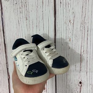 Carter’s , toddlers boys casual shoe